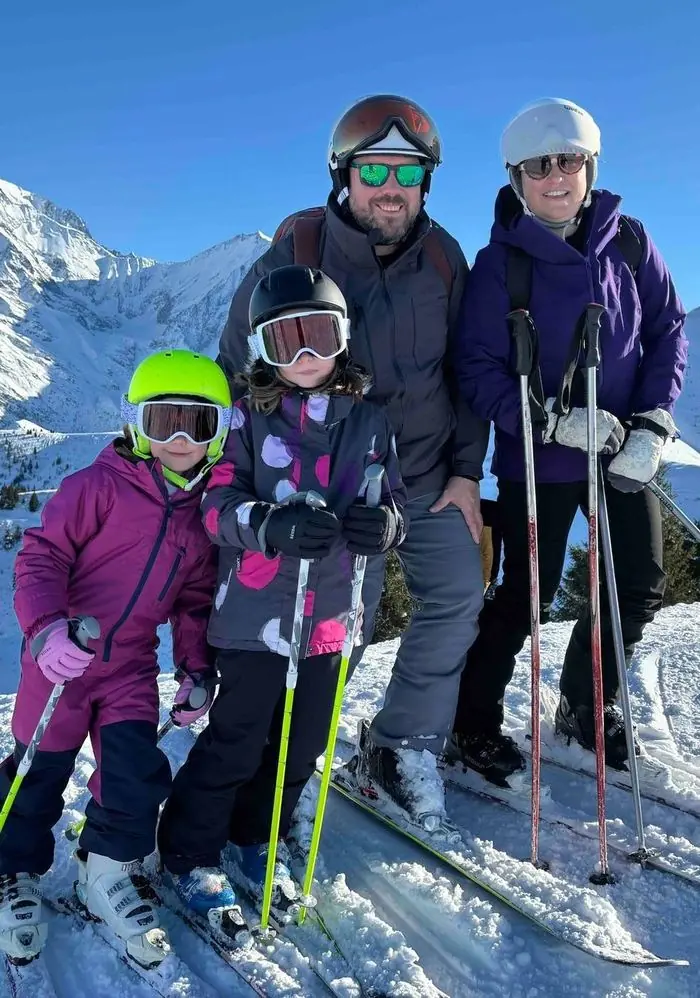 Paul, Gaëlle, Line et Mado au ski